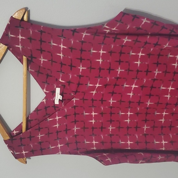 Pleione Lightweight Top Womens Size L Large Burgundy Red Sleeveless Tank v-neck - Picture 3 of 12